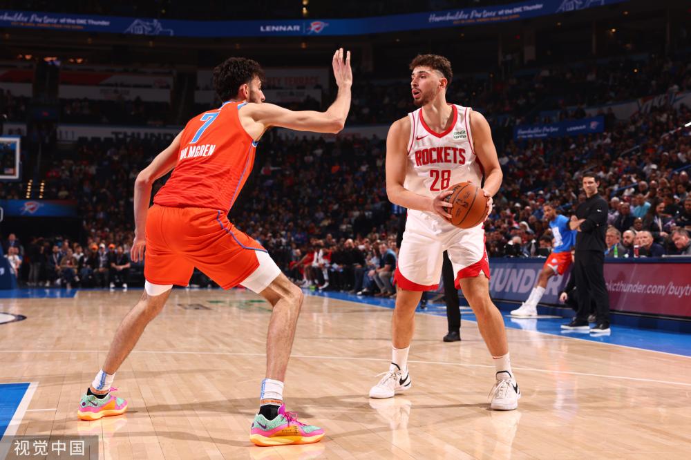 马卡：巴萨队长没有拉玛西亚出品，德容入选引发广泛争议